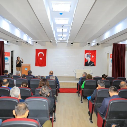 Dalaman Şehit Mehmet Akif Sancar Anadolu İmam Hatip Lisesi Toplantı Salonu'nda ''Dünya İnsan Hakları'' konulu konferans düzenlendi. 