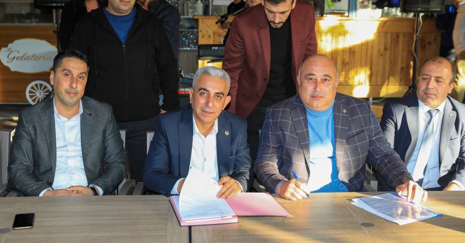 Dalaman Belediyesi ile Belediye İş Sendikası arasında toplu iş sözleşmesi, Belediye Başkanımız Muhammet Karakuş ve Belediye iş sendikası Muğla şube Başkanı Ender Akbay tarafından imzalandı.
