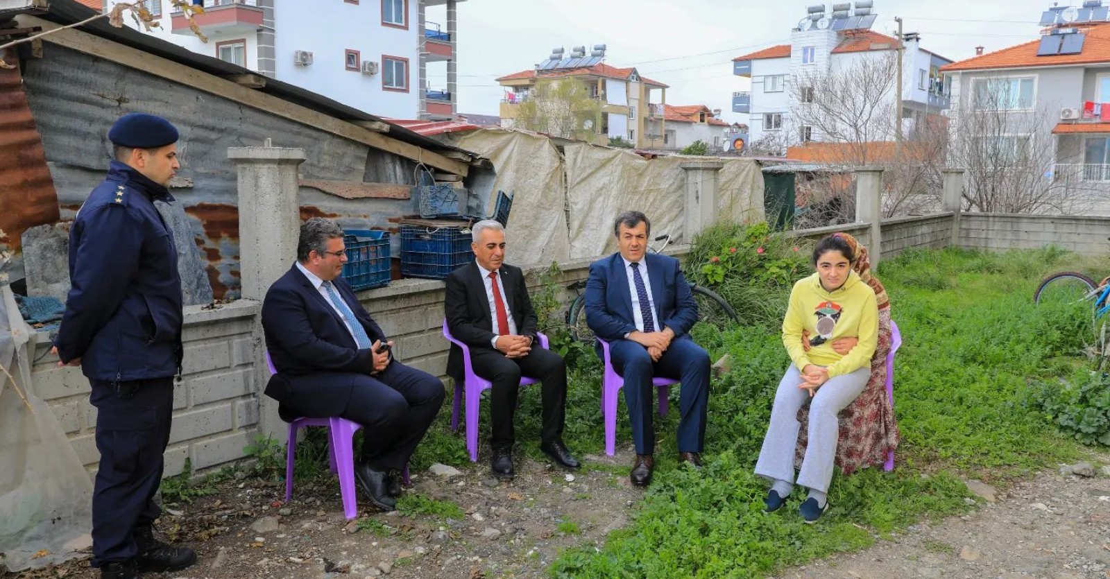 Kaymakamımız Mesut Yakuta ve Belediye Başkanımız Muhammet Karakuş, ilçemiz Merkez Mahallesi' nde hane ziyaretlerinde bulundular.