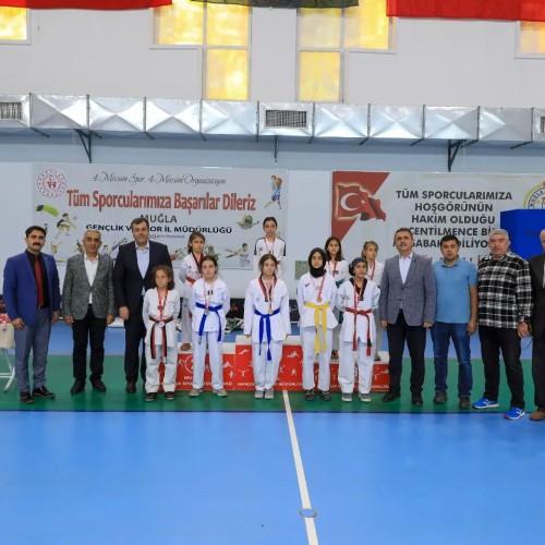 Dalaman Atatürk Kapalı Spor Salonunda Muğla Minikler ve Yıldızlar Taekwondo Şampiyonası Düzenlendi.