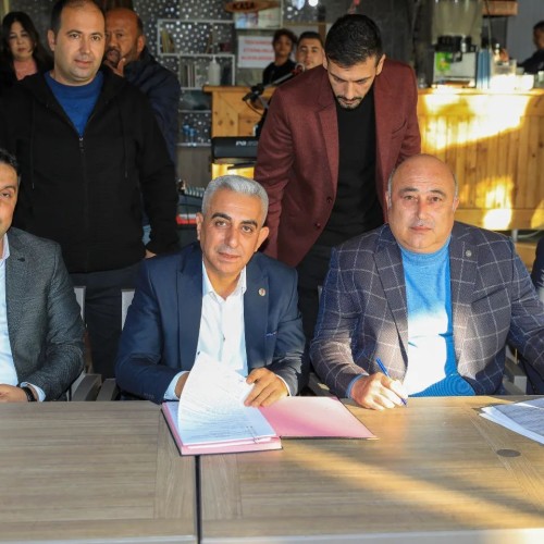 Dalaman Belediyesi ile Belediye İş Sendikası arasında toplu iş sözleşmesi, Belediye Başkanımız Muhammet Karakuş ve Belediye iş sendikası Muğla şube Başkanı Ender Akbay tarafından imzalandı.