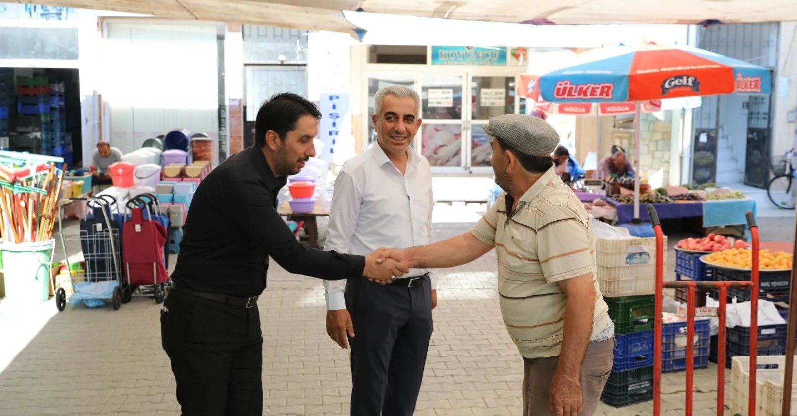 Belediye Başkanımız Muhammet Karakuş ve Başkan Yardımcımız Hüseyin Ertuğrul Pazar duasına katıldılar.
